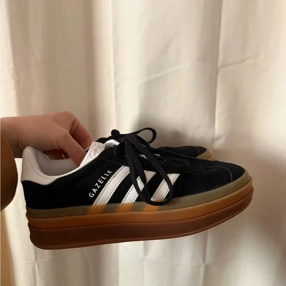 Adidas Gazelle Women's Black Sneakers - Picture 1 of 2